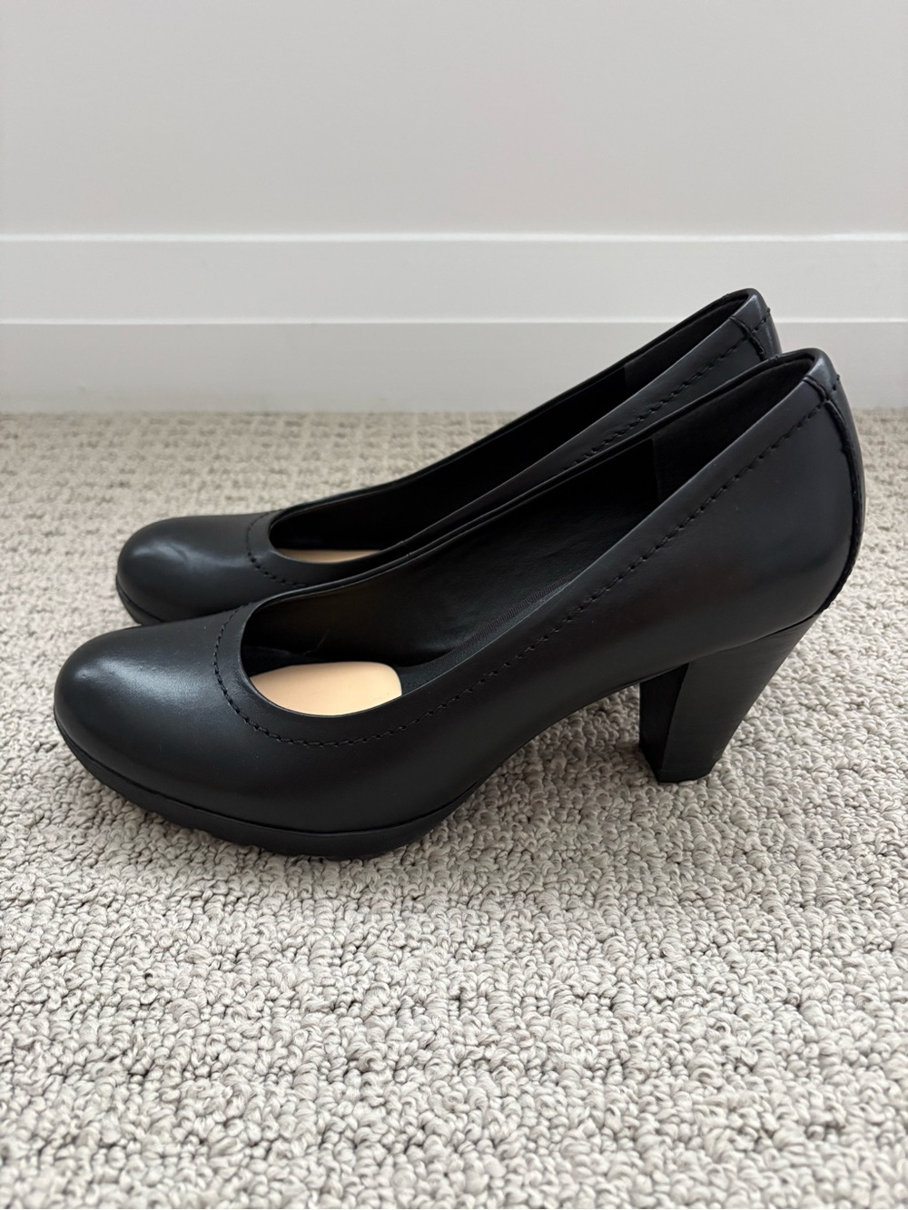 Aldo Black Round-Toe Mid Heel Pumps